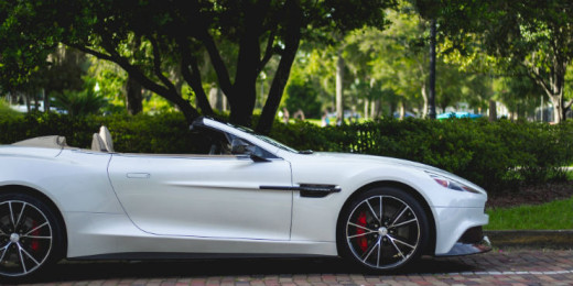 Det er blevet en trend at lease dyre biler som Jaguar til konfirmationer